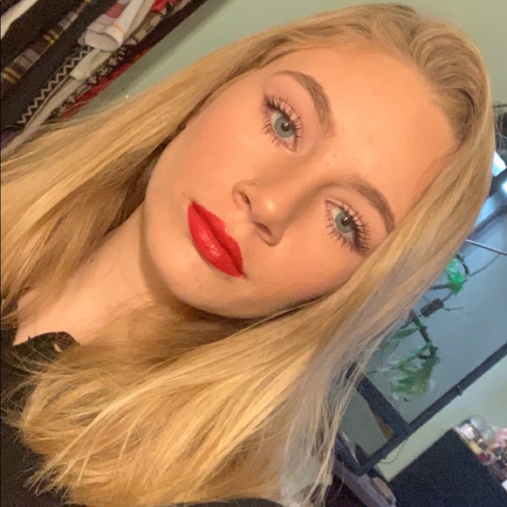 Meet your Posher, Kaitlynn